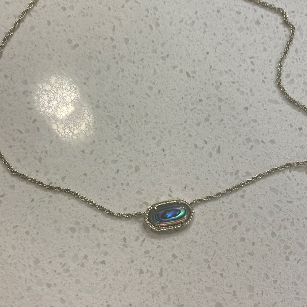 KENDRA SCOTT ELISA GOLD PENDANT